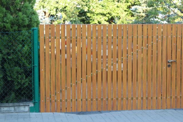 Sztacheta PVC 80x15mm / REALIZACJA