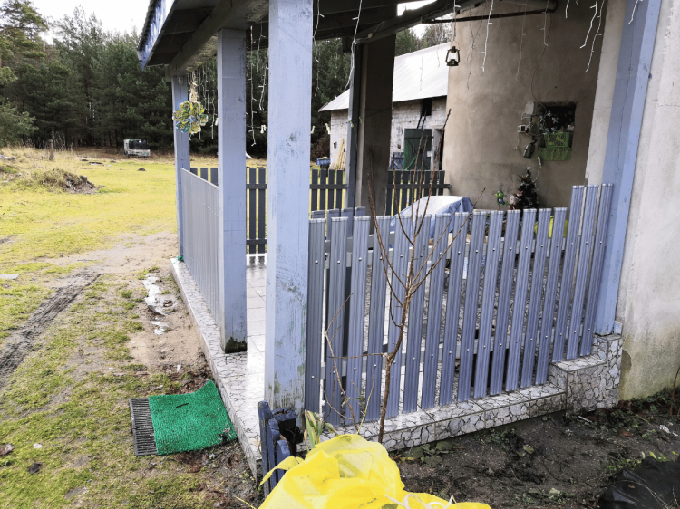 Sztacheta PVC 80x15mm / srebrna 1m - realizacja