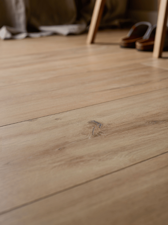 VOX podłoga laminowana Querra Balance Plus WR - Dąb Skogen AC5 8mm 4V - realizacja