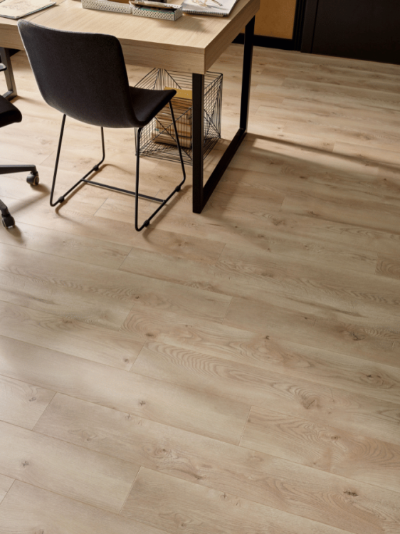 VOX podłoga laminowana Querra Balance Plus WR - Dąb Latte AC5 8mm 4V - realizacja