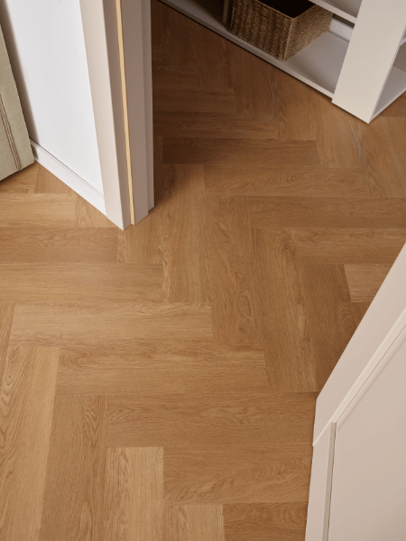 vox-panele-winylowe-spc-jodelka-rega-oak-montana-klasa-33-aranzacja-pokoju