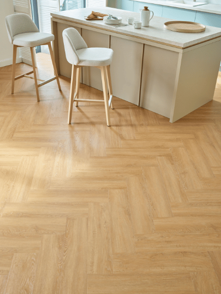 vox-panele-winylowe-spc-jodelka-rega-oak-utah-zdjecie-w-kuchni