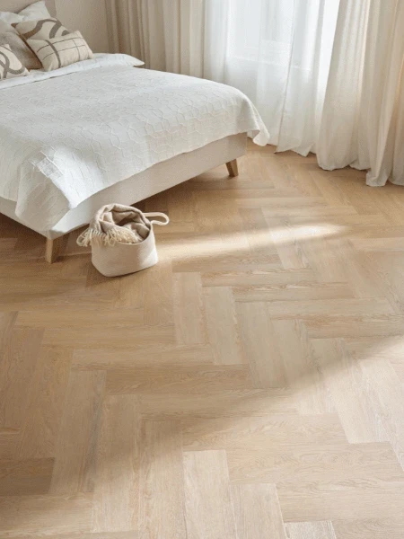 vox-panele-winylowe-spc-jodelka-rega-oak-iowa-zdjecie-w-sypialni