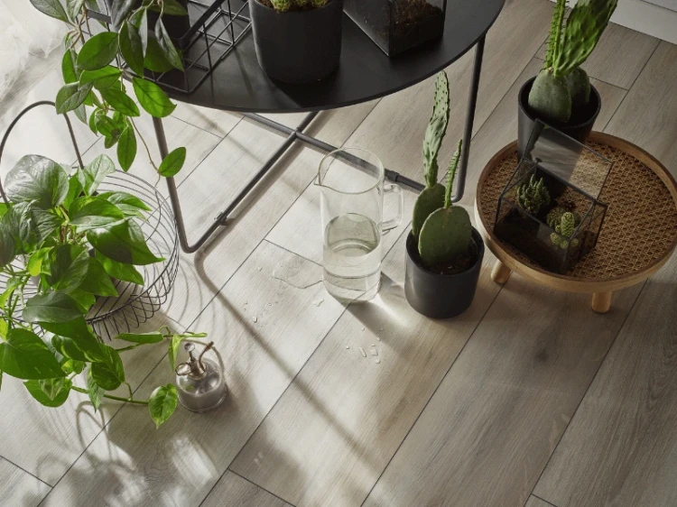 vox-panele-winylowe-spc-rigio-oak-demes-z-podkladem-realizacja