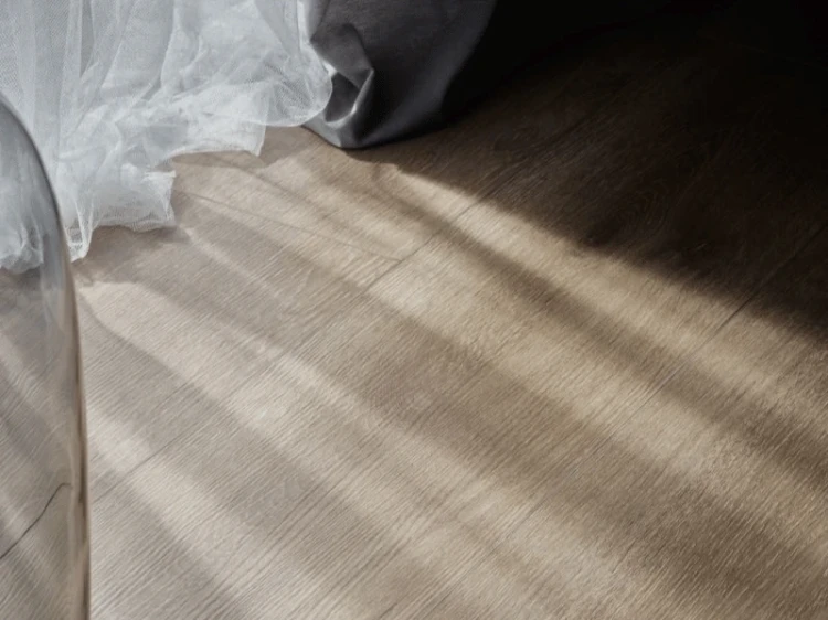 vox-panele-winylowe-spc-rigio-oak-herme-z-podkladem-realizacja