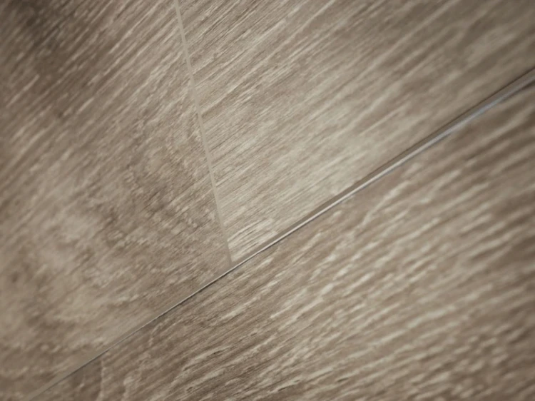 vox-panele-winylowe-spc-rigio-oak-herme-z-podkladem-perspektywa