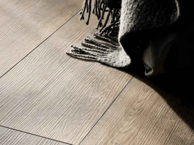 vox-panele-winylowe-spc-rigio-oak-leta-z-podkladem-realizacja