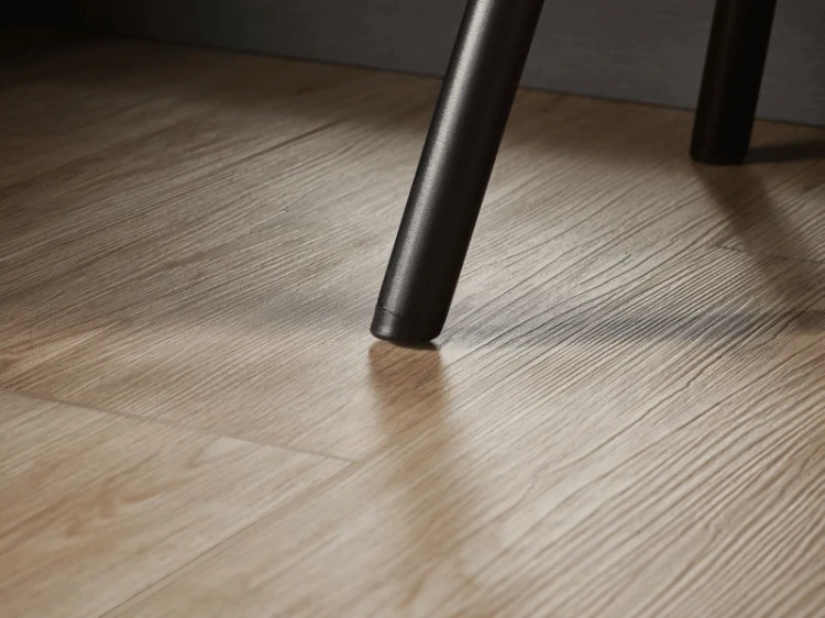 vox-panele-winylowe-spc-rigio-oak-pallar-z-podkladem-realizacja