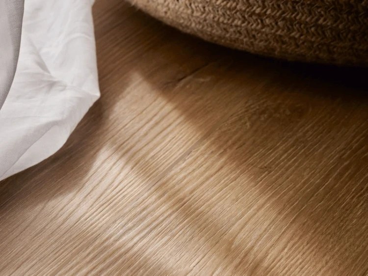 vox-panele-winylowe-spc-rigio-oak-priar-z-podkladem-realizacja