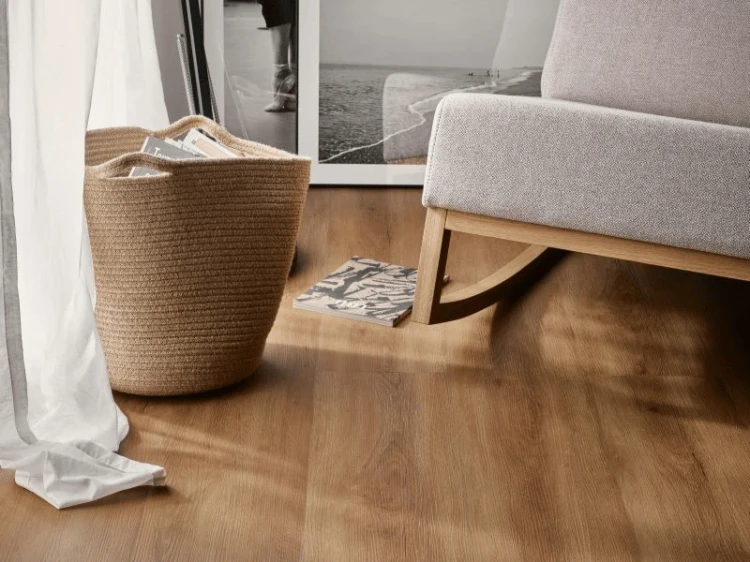 vox-panele-winylowe-spc-rigio-oak-priar-z-podkladem-realizacja