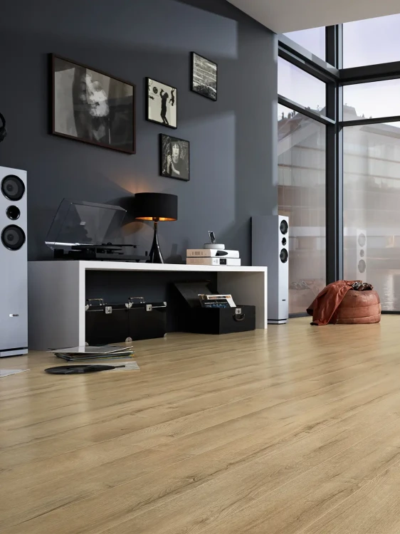 vilo-panele-podlogowe-dab-siesta-3280-ac4-8mm-4v-zdjecie-w-salonie