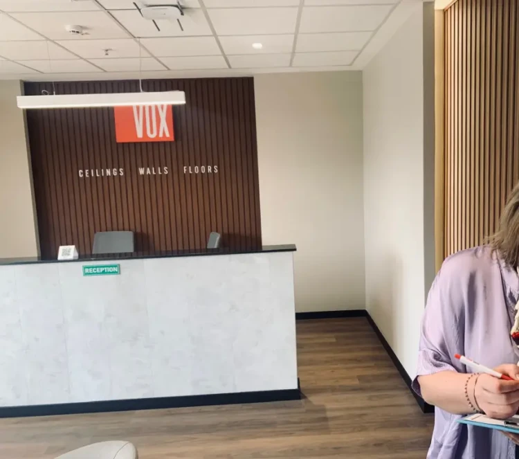 vilo-zloty-dab-panel-lamelowy-fronto-v-black-svp-06-25cm-x-2,95m-realizacja-zastosowanie-do-wewnatrz