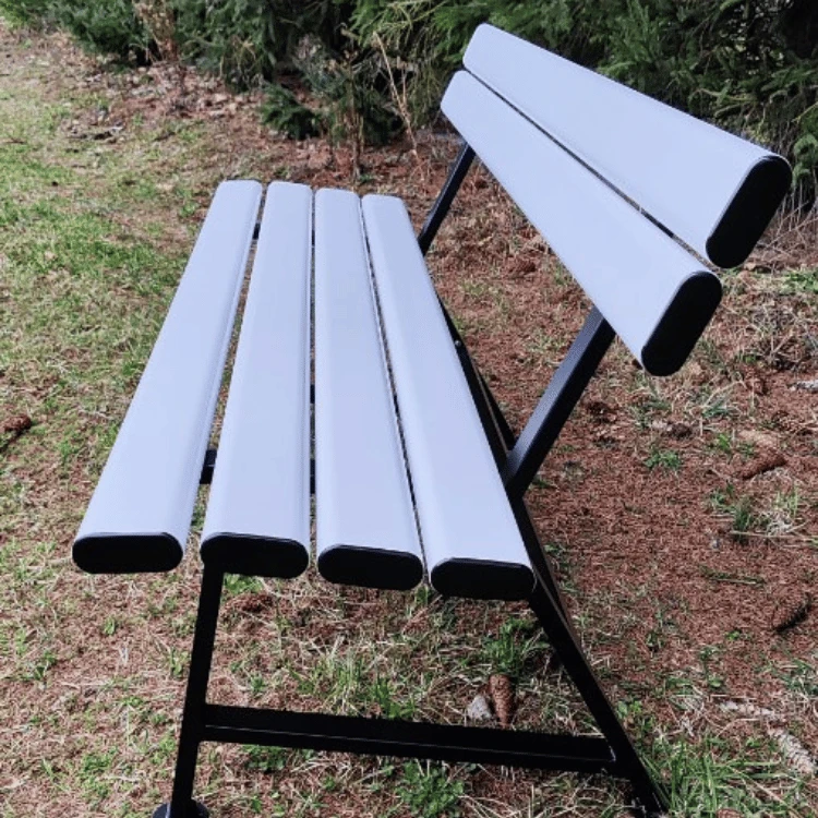 lawka-z-desek-pvc-nogi-stalowe-biala-150cm-realizacja