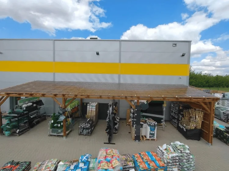 polyxo-plyta-trapezowa-z-poliweglanu-pc-gradoodporna-dymna-90cm-200cm-realizacja