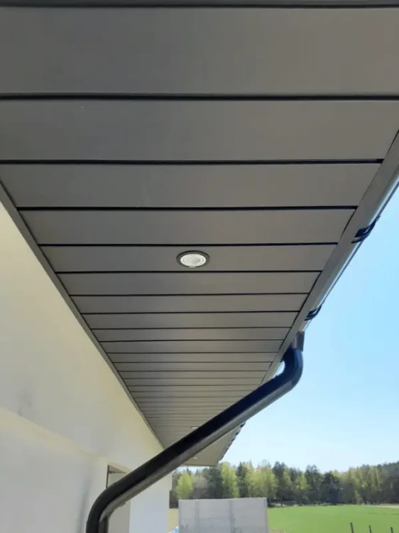 vox-grafit-podsufitka-infratop-sv-09-z-ukryta-wentylacja-30cm-270cm-realizacja