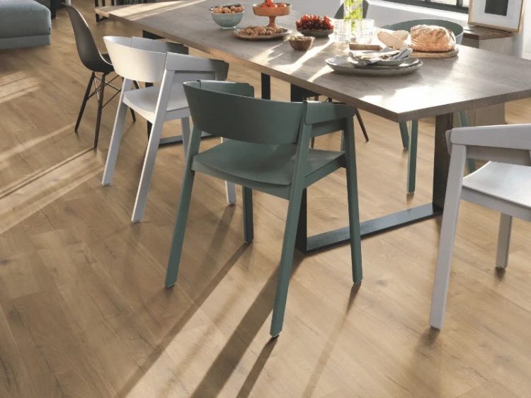 egger-panele-podlogowe-naturesense-dab-loja-miodowy-realizacja