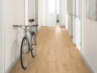 egger-panele-podlogowe-naturesense-dab-predaia-miodowy-realizacja