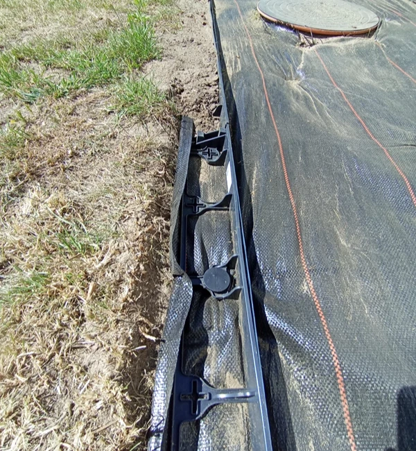 cellfast-obrzeze-ogrodowe-i-trawnikowe-proste-1m-78mm-realizacja