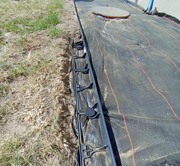 cellfast-obrzeze-ogrodowe-i-trawnikowe-proste-1m-78mm-realizacja