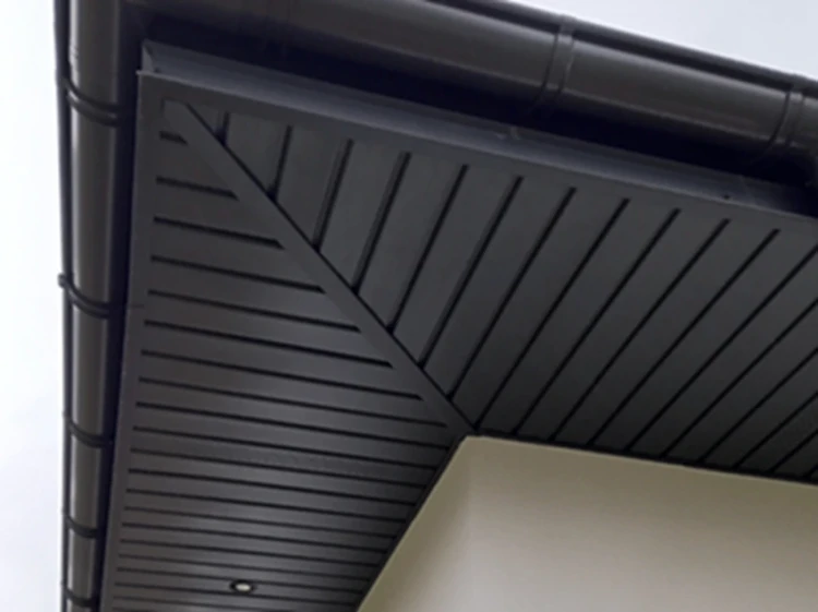 boryszew-grafit-ciemny-podsufitka-pelna-t4-trzydeskowa-pvc-30,5cm-339cm-realizacja