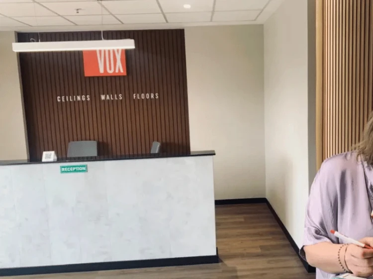 vilo-dab-panel-lamelowy-fronto-v-black-svp-06-25cm-x-2,95m-realizacja