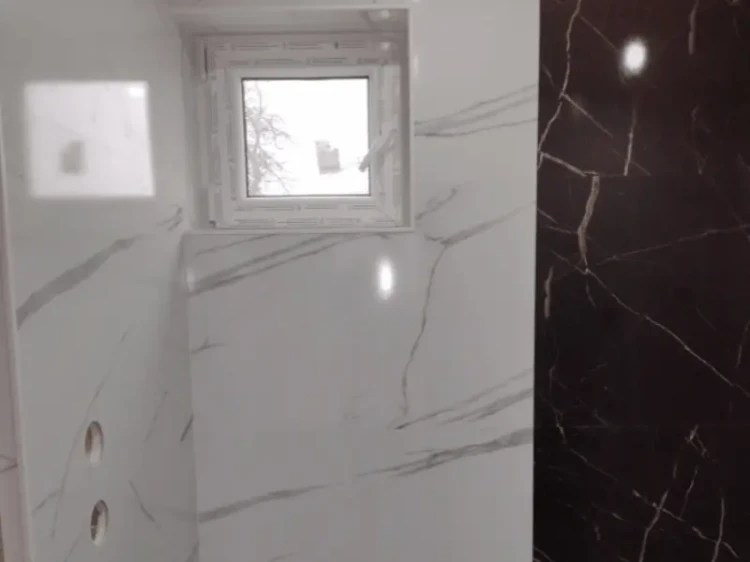 vilo-panel-scienny-spc-calacatta-white-60cm-x-120cm- polysk-realizacja