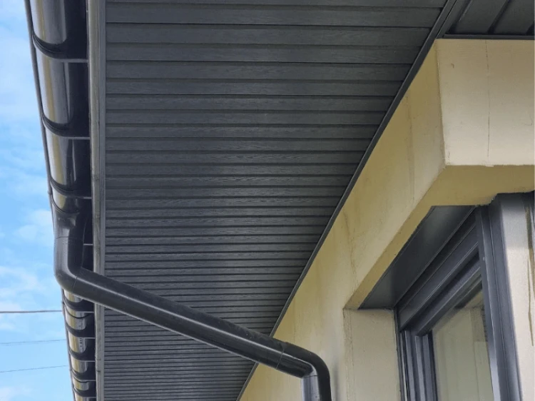 gamrat-grafitowy-podsufitka-pelna-dwudeskowa-pvc-3m-realizacja