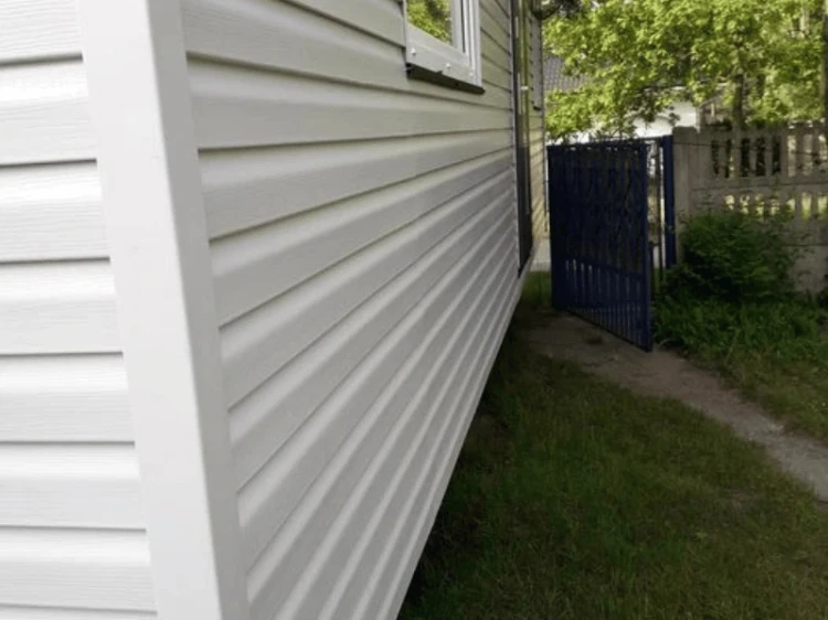 boryszew-bialy-siding-d4-d-standard-20,3cm-381cm-realizacja