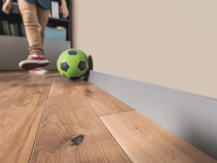 vox-listwa-przypodlogowa-espumo-80-esp202-jasnoszara-240cm-realizacja