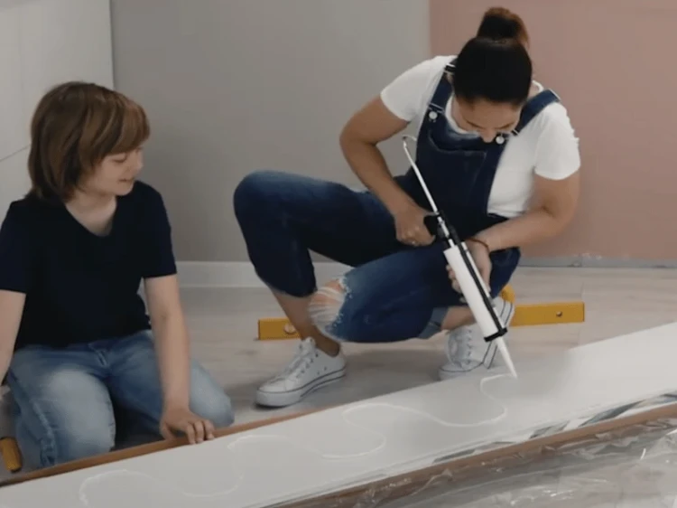 vilo-klej-montazowy-do-paneli-pvc-spc-linerio-espumo-sempla-linela-290ml-realizacja