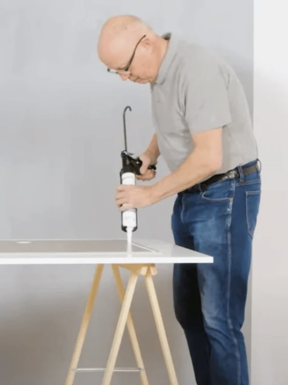 vilo-klej-montazowy-do-paneli-pvc-spc-linerio-espumo-sempla-linela-290ml-realizacja