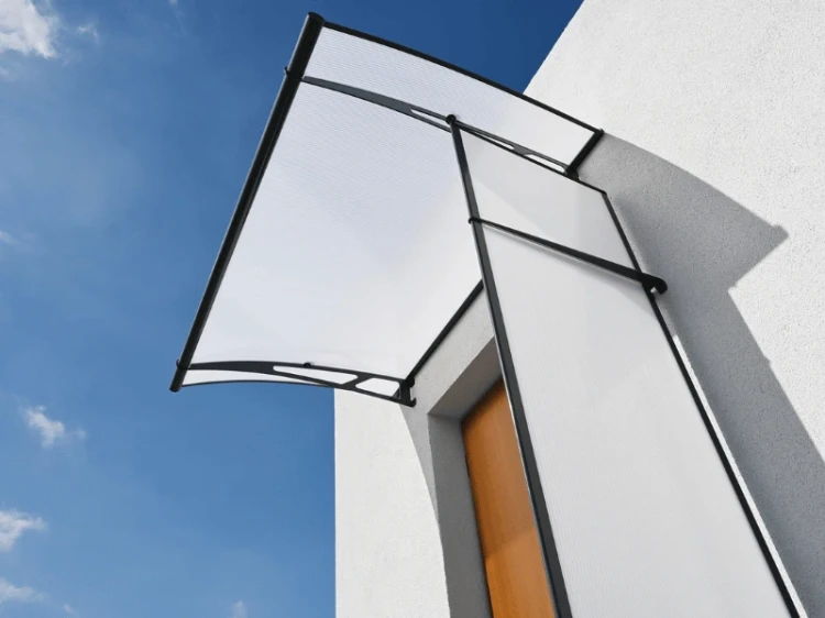 robelit-daszek-aluminiowy-lightline-pro-antracyt-plus-poliweglan-mleczny-150x95cm-realizacja