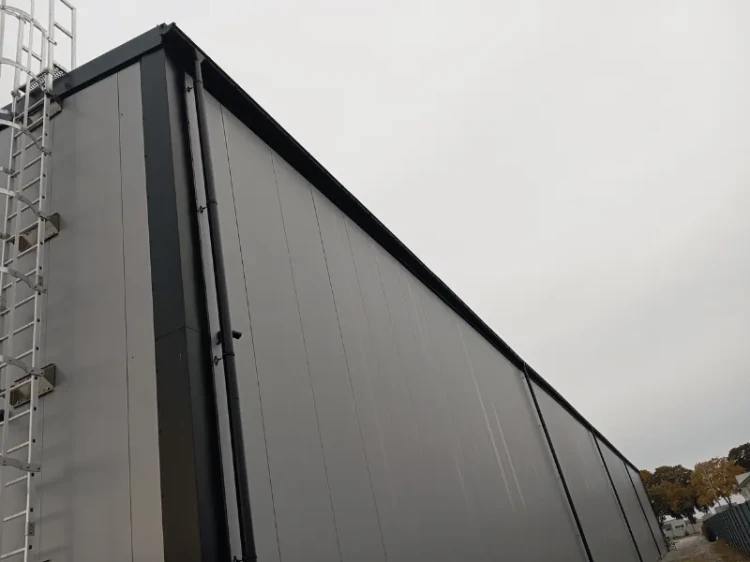 bryza-stal-czarny-rynna-125mm-4m-realizacja