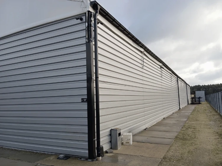 bryza-stal-czarny-rynna-125mm-4m-realizacja