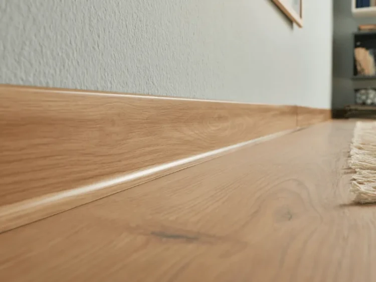 vilo-listwa-przypodlogowa-linela-402-dab-wellington-2m-realizacja