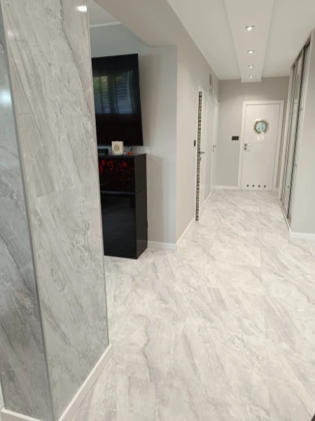 vilo-panele-winylowe-spc-ash-grey-klasa-33-6mm-60cm-60cm-mat-z-podkladem-realizacja