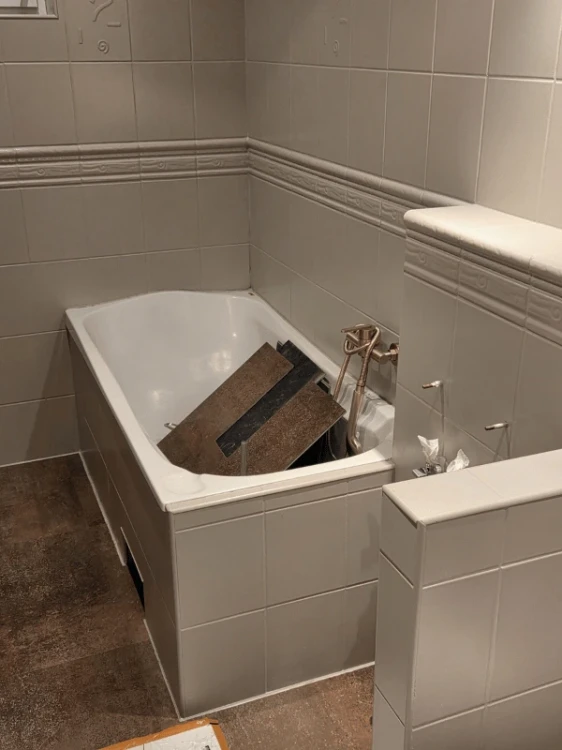 vilo-panele-winylowe-spc-rusty-klasa-33-5mm-60cm-60cm-mat-plytka-realizacja