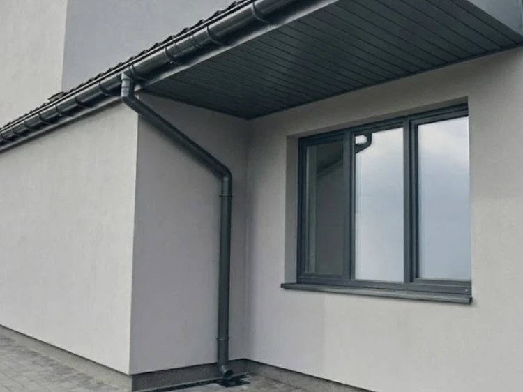 bryza-pvc-grafitowy-rura-spustowa-63mm-1m-realizacja