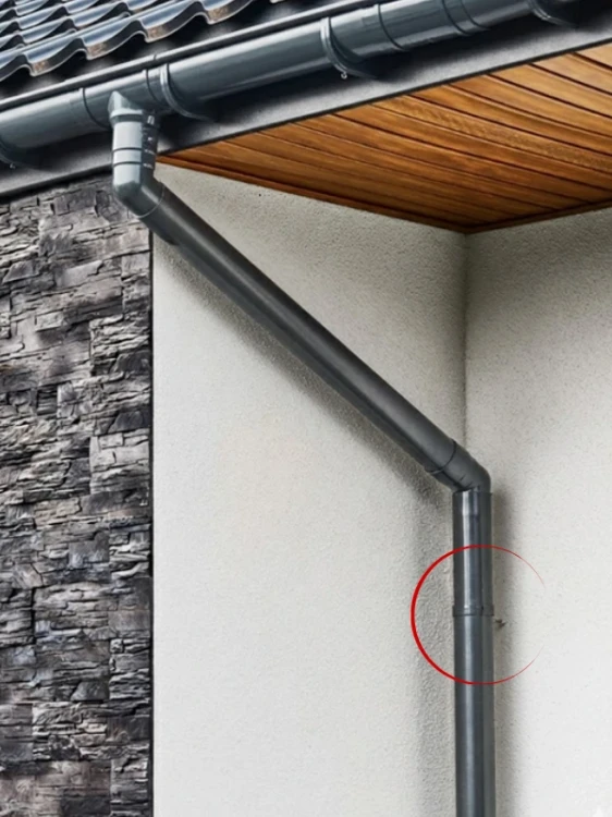 bryza-pvc-grafitowy-obejma-rury-63mm-pvc-realizacja