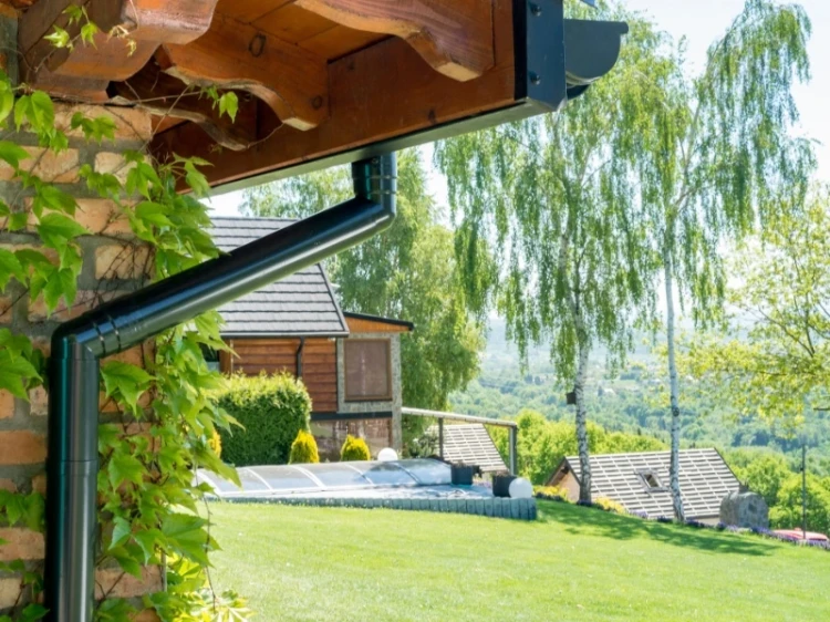 bryza-pvc-grafitowy-rura-spustowa-90mm-3m-realizacja1