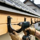 bryza-pvc-grafitowy-100mm-uchwyt-rynnowy-montaz-realizacja