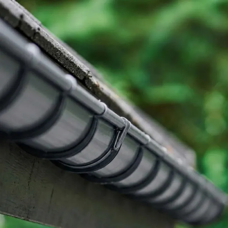 bryza-stal-grafitowy-zlaczka-rynnowa-125mm-realizacja