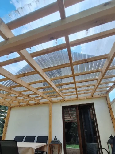 robelit-plyta-trapezowa-z-poliweglanu-pc-gradoodporna-bezbarwna-1045mm-x-300cm-premium-realizacja-zdjecie-3
