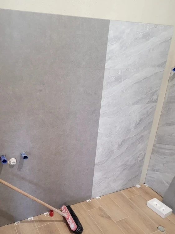 vilo-panel-scienny-spc-concrete-light-30cm-x-60cm-mat-realizacja
