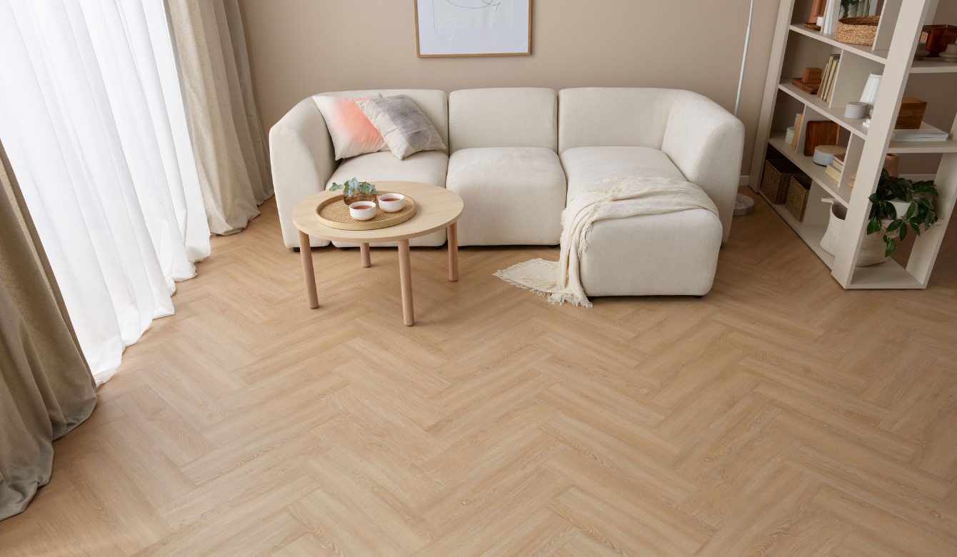 Panele winylowe w jodełkę w kolorze KANSAS OAK dostępne w Ecoplast.pl 